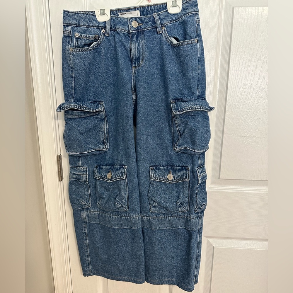 Garage cargo jeans in medium wash size 7/28